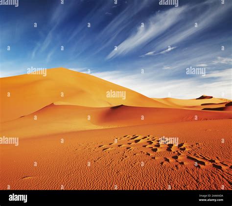 Sand Dunes Of Sahara Desert Algeria Stock Photo Alamy