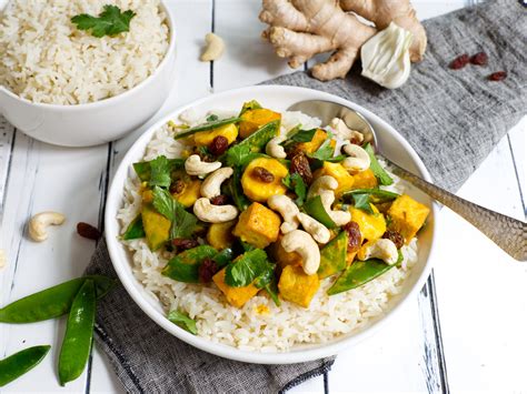 Fruchtiges Thai- Curry mit Tofu und Reis Vegan Rezept