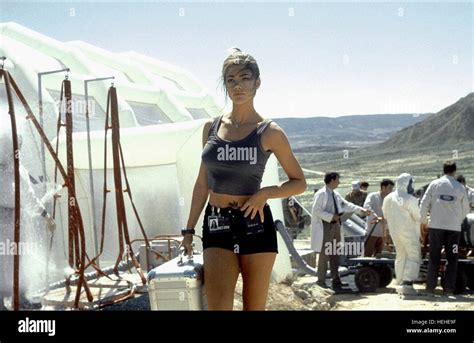 Denise Richards James Bond The World Is Not Enough 1999 Stock Photo