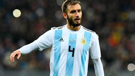 German pezzella of argentina scored a goal, which was assisted by paulo dybala, during the argentina national team during a training session in ezeiza, buenos aires on june 3, 2019. Copa América 2021: Germán Pezzella en duda para el debut ...