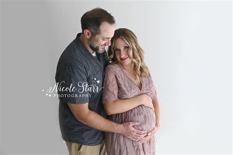 Maternity Portraits In A Meadow With Saratoga Springs Photographer