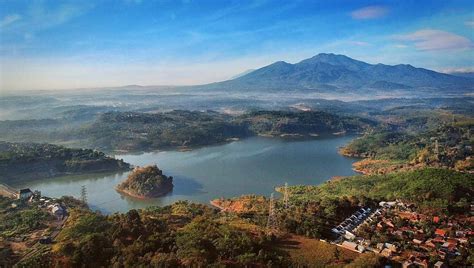 Liburan di malang, anda tidak akan bingung ingin mengunjungi pantai, gunung, air terjun dan lainnya. Tiket Masuk Bendungan Karangkates - Waduk Di Semarang ...