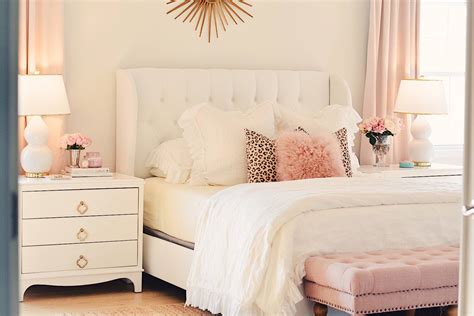 If you long for that feeling, you can create a farmhouse style bedroom and have a warm and cozy space of your own… Bedroom Decor Ideas: A Romantic Master Bedroom Makeover ...