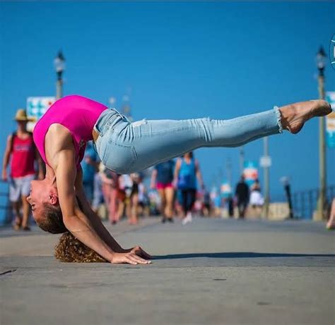 Pin By Crimsontwilight On Sofie Dossi In 2020 Amazing Gymnastics Gymnastics Poses Dance