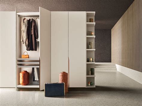 Gli armadi su misura, prezzi diversi secondo quattro importanti varianti: Armadio Pianca Manhattan Moderno Laccato Opaco Ante battenti