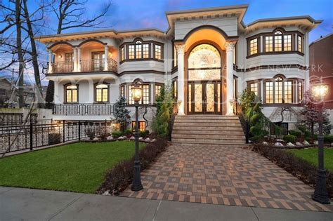 Mansion Fit For The King Of Staten Island Asks 265 Million Curbed Ny