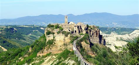 Bagnoregio Italy A Lovely Hill Top Village Train Travel