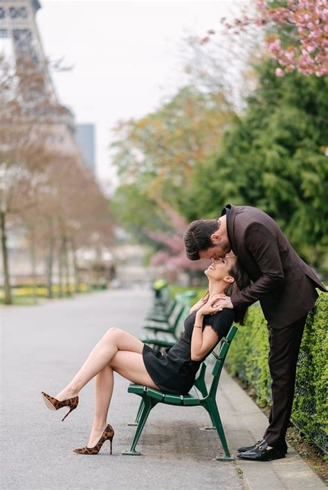 Pin By Natalie May On Engagement Photos Couple Photoshoot Poses