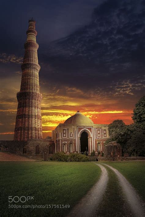 Qutub Minar Sun Set Delhi India India Travel Places Taj Mahal India