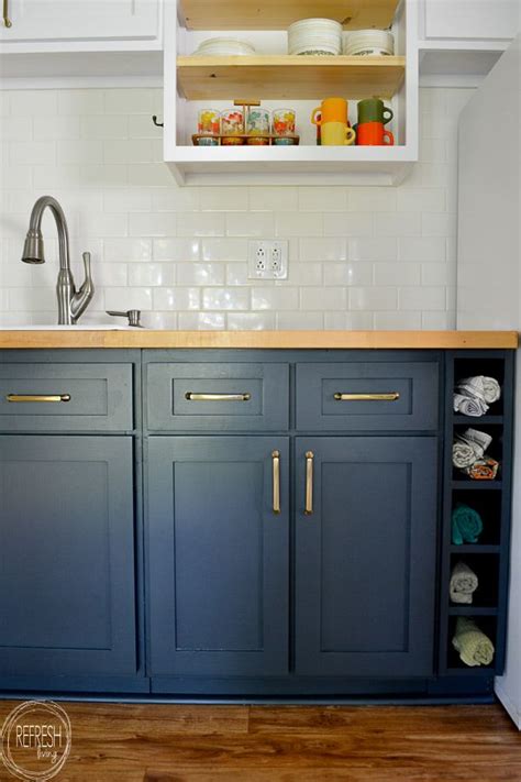Ideal if you need a bespoke solution to fit your existing kitchen layout. Why I Chose to Reface My Kitchen Cabinets (rather than ...