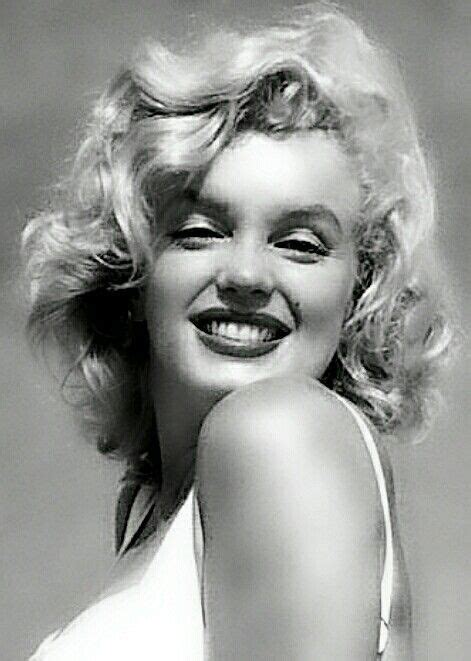 Marilyn Monroe~♡ Arte Marilyn Monroe Marilyn Monroe Portrait Marilyn Monroe Fashion Marilyn