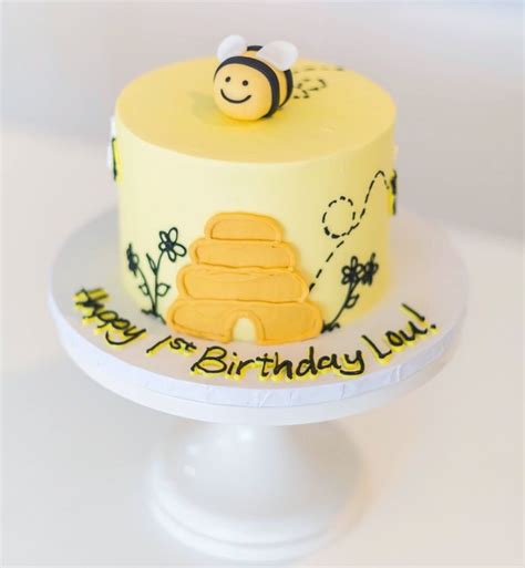 St Birthday Cake Bee Cakes Bee Birthday Cake Bee Hive Cake