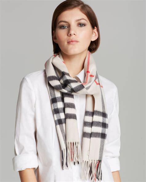 Safe shipping and easy returns. Burberry Giant Check Cashmere Scarf in Stone Check (Natural) - Lyst