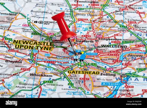 Red Map Pin In Road Map Pointing To City Of Newcastle Upon Tyne Stock