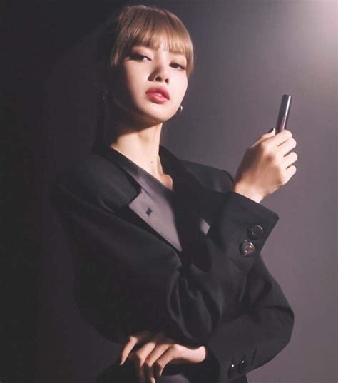10 Times Blackpinks Lisa Looked Like A Powerful Boss In Suits K Luv