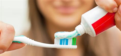 Mengenal Kode Warna Yang Ada Pada Kemasan Pasta Gigi Doktersehat