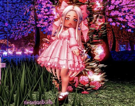 Pin by 🖤 clara 🍥 on Aesthetic roblox in 2021 | Royale high outfit ideas
