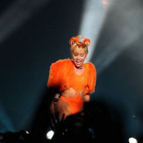 Miley Cyrus Divulga Trailer Do Dvd Da Bangerz Tour E Online Brasil