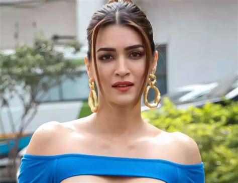 Kriti Sanon Was Spotted In A Braless Deep Neck Mesh Dress Gave A Sxy Pose See Here Informalnewz