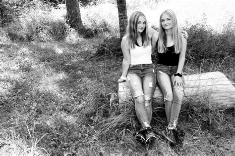 Pin By Jen Brown On Senior Pics In 2023 Sisters Photoshoot Photoshoot Sister Photos