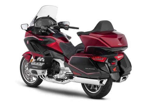 The honda goldwing has a seating height of 745 mm and kerb weight of 380 kg. All-new 2018 Honda Goldwing cruiser motorcycle launched in ...