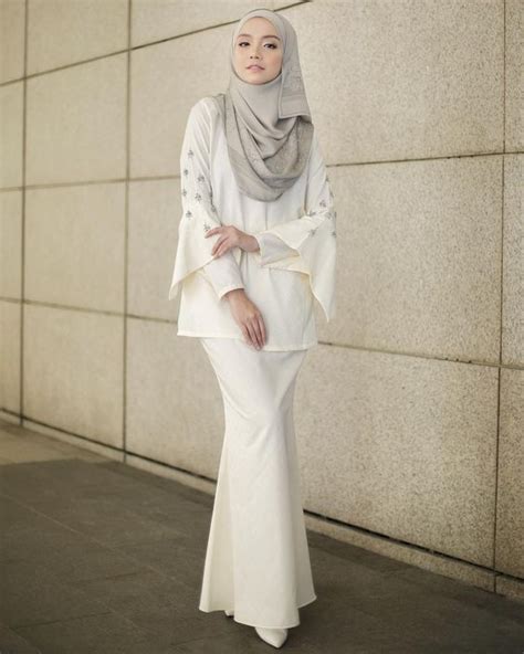 Alibaba.com offers 616 modern kebaya 2020 products. 10 Kebaya Duyung Aneka Warna Buat Kondanganmu di 2020 Ini ...