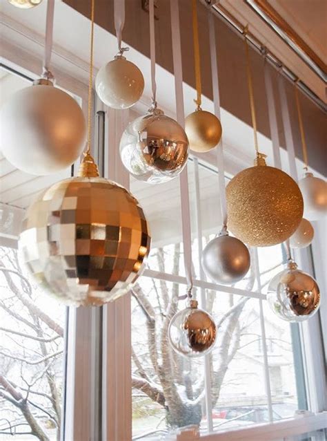 37 Cute Christmas Window Décorations Digsdigs