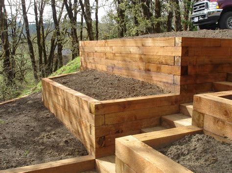 For more creative ideas on retaining a plain garden bed gets a brand new personality with the help of a block retaining wall. This is a great idea for the slop by the garden | Backyard ...