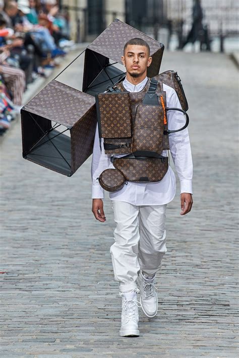 See more ideas about baby fashion, boy fashion, kids fashion. All the Bags From Louis Vuitton's Men's Spring 2020 Show ...