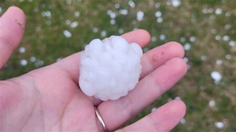 Severe Weather Threatens Chicago Area With Large Hail Damaging Winds