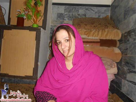 Pashto Film Actress Neelam Gul Private Photos