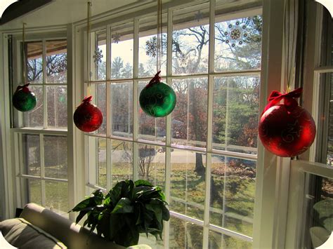 20 Christmas Decorating Ideas For Bay Windows