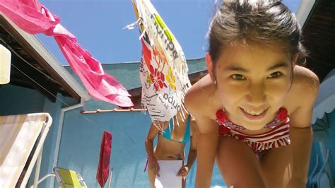 Quem será que vai cair na piscina??? Desafio da piscina - 免费在线视频最佳电影电视节目 - Viveos.Net