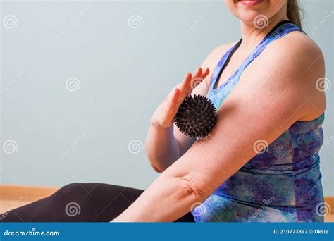 Treatment For Hands To Relese Myofascial Constrictions Stock Image Image Of Body Pain 210773897
