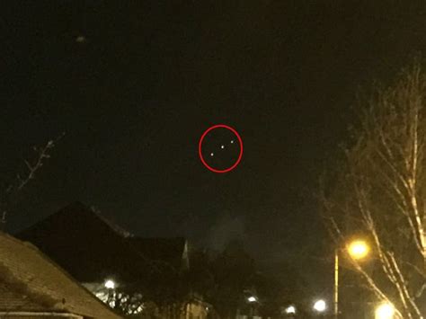 UFO Caught On Camera Flying In The Skies Above London By Stunned