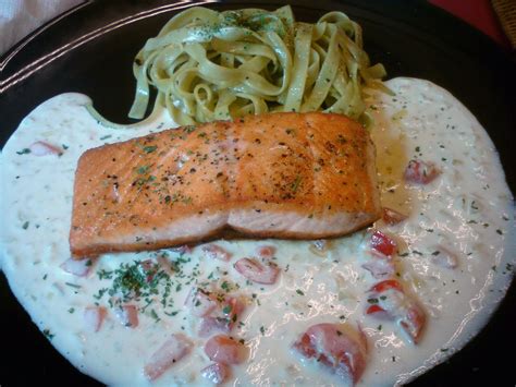 Beurre blanc is basically a white wine reduction that has been emulsified with butter. Saumon grille en sauce beurre blanc (Freshly-Chilled ...