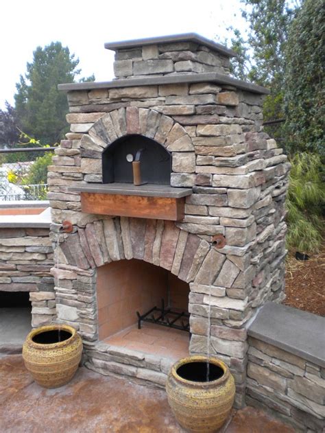 Many people want to have because of that reason, they usually put pizza oven in the backyard. Outdoor Fireplace With Pizza Oven Pictures : Rickyhil ...