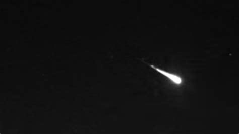 Uk Meteor Flashes Across Night Sky Stuns Hundreds Of Residents