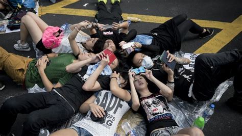 Hong Kong Protesters Flock To Off Grid Messaging App The New York Times