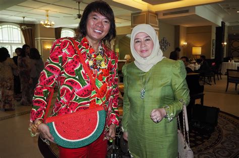 Turut sama tengku mahkota pahang, tengku abdullah sultan haji ahmad shah. Kee Hua Chee Live!: PINK JAMBU, MALAYSIA'S FINEST PURVEYOR ...