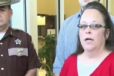 Court Rules Kim Davis Can Be Sued For Refusing Marriage Licenses To Same Sex Couples World