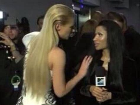 What Beef Heres Nicki Minaj And Iggy Azalea Showing Love Backstage At