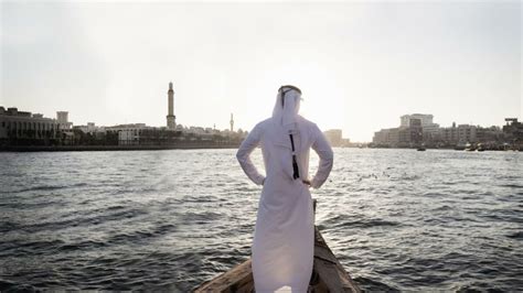 Affaire Dubaï Porta Potty Qui Sont Les Hommes Riches Qui Payent Et