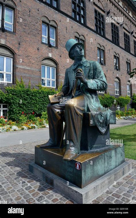 Rathaus Statue Kopenhagen Hi Res Stock Photography And Images Alamy