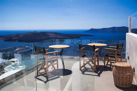 Aperto Suites 7 Luxury Suites At The Heart Of Fira The Capital Of Santorini Island