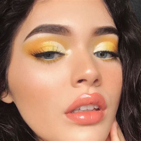 Summery Glowy Yellow Makeup Kerie Ortiz Summer Makeup Trends Aesthetic Makeup Eye Makeup