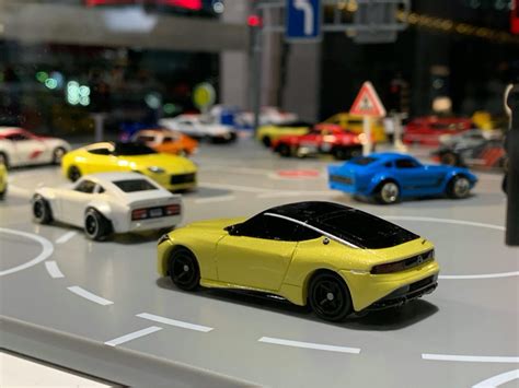 Apr 07, 2021 · 2021年4月5日にトヨタ新型「gr86」が世界初公開されました。新型モデルのデザインが公開されると、新型gr86と日産「フェアレディz」が似ているとsnsで話題になりましたが、一体どのようなところが似ているといわれるのでしょうか。 【新型Z、謎のミニカー】フェアレディZ発表 同時公開の ...