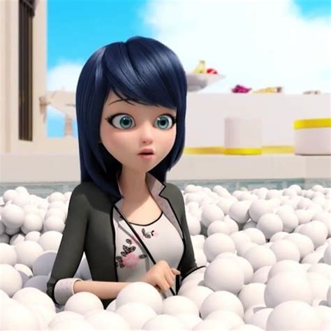 Picture Of Marinette With Her Hair Down I Just Love The Way She Look Like😍😍😍 Comics Ladybug