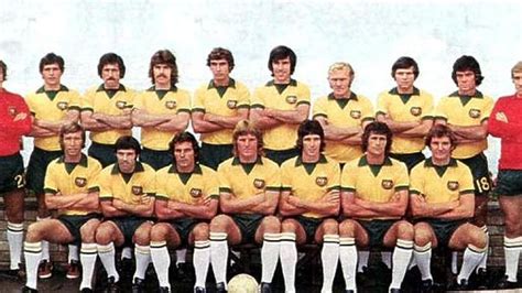 Wear your personalised australia socceroos jersey with pride! The Socceroos retro kit - a nod to the past | Neos Kosmos