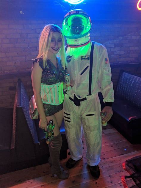 Alien And Astronaut Couple Costume Fantasias